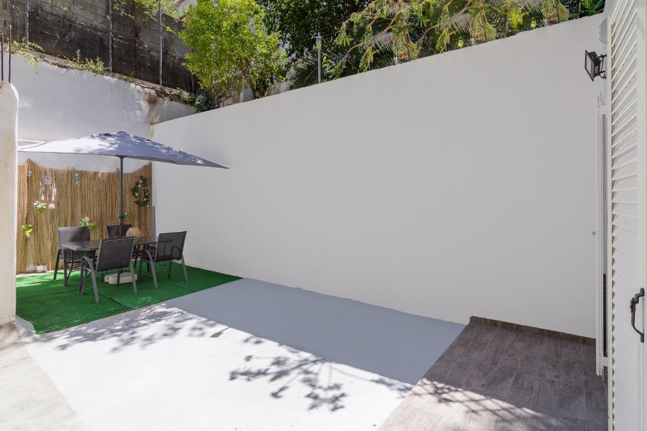 Beautiful And Spacious Apartment In Pagrati Atenas Exterior foto