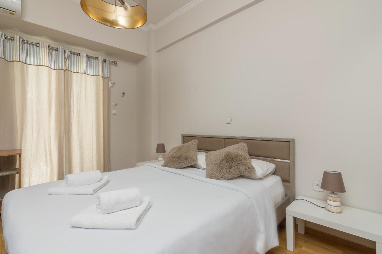 Beautiful And Spacious Apartment In Pagrati Atenas Exterior foto