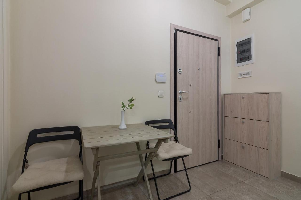 Beautiful And Spacious Apartment In Pagrati Atenas Exterior foto