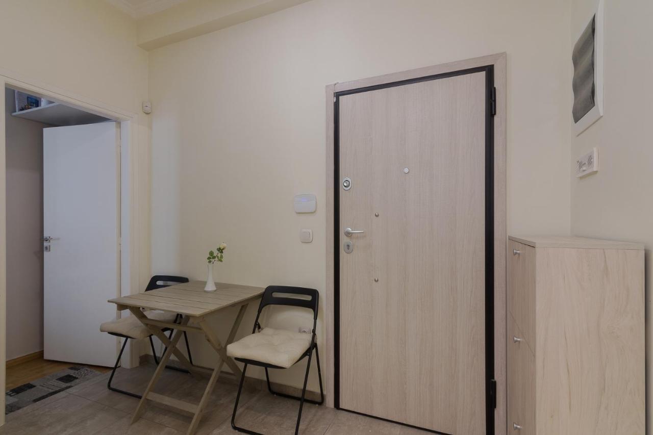 Beautiful And Spacious Apartment In Pagrati Atenas Exterior foto