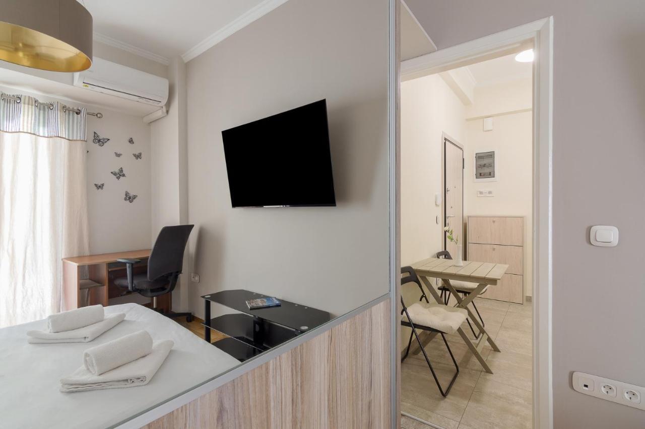 Beautiful And Spacious Apartment In Pagrati Atenas Exterior foto